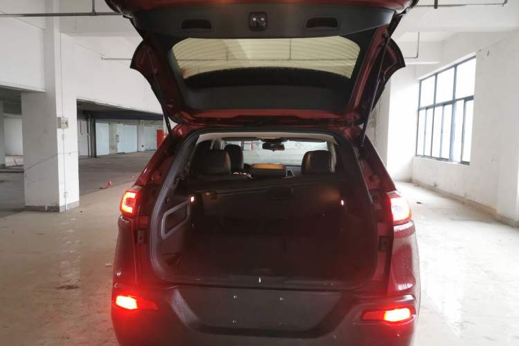 Used Jeep Cherokee 2016 2.4L Leading Edition Trunk