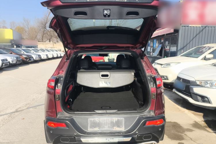 Used Jeep Cherokee 2016 2.4L Professional Smart Version Trunk