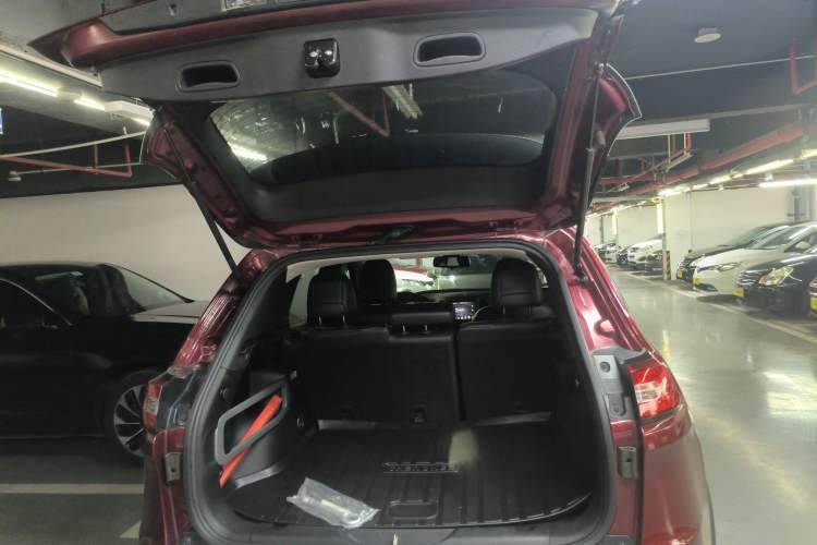 Used Jeep Cherokee 2016 2.4L Professional Smart Version Trunk