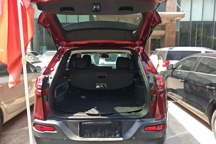 Used Jeep Cherokee 2016 2.4L Leading Edition Trunk