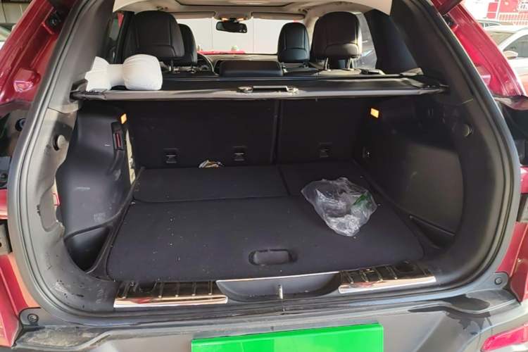 Used Jeep Cherokee 2016 2.4L Professional Edition Trunk