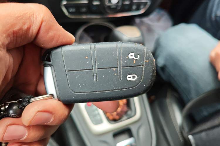 Used Jeep Cherokee 2016 2.4L Leading Edition Vehicle Key