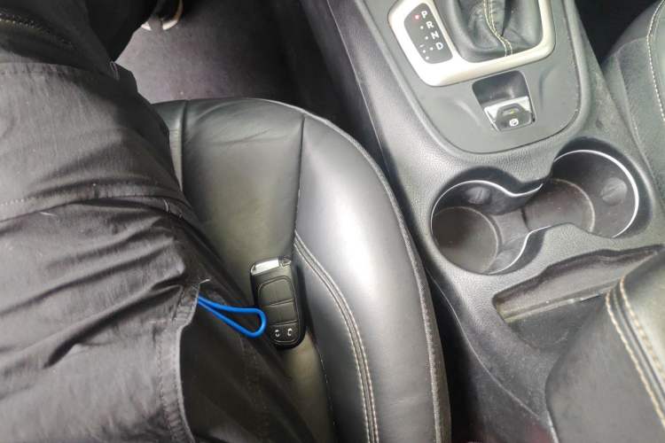 Used Jeep Cherokee 2016 2.4L Professional Smart Version Vehicle Key
