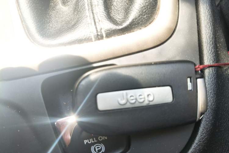 Used Jeep Cherokee 2016 2.0L Superior Edition Vehicle Key
