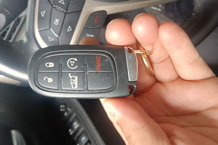 Used Jeep Cherokee 2016 2.4L Professional Edition Vehicle Key