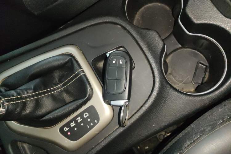 Used Jeep Cherokee 2016 2.0L Superior Edition Vehicle Key