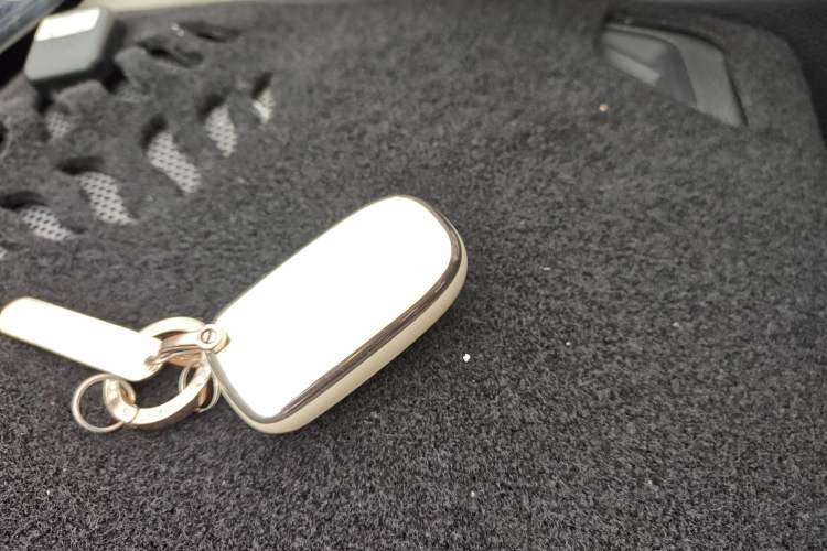 Used Jeep Cherokee 2016 2.0L Superior Edition Vehicle Key