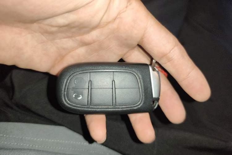 Used Jeep Cherokee 2016 2.4L Professional Smart Version Vehicle Key