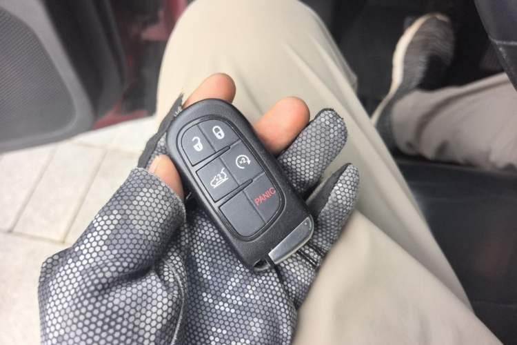 Used Jeep Cherokee 2016 2.4L Leading Edition Vehicle Key