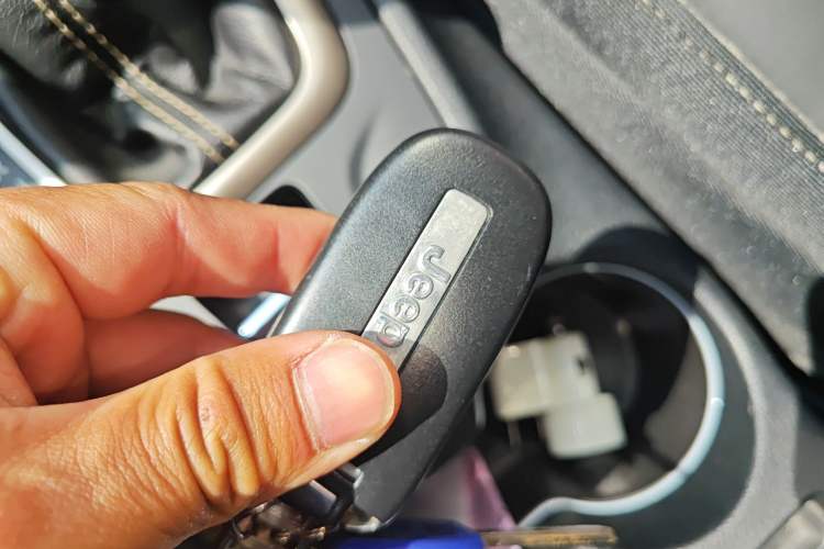 Used Jeep Cherokee 2016 2.4L Superior Edition Vehicle Key