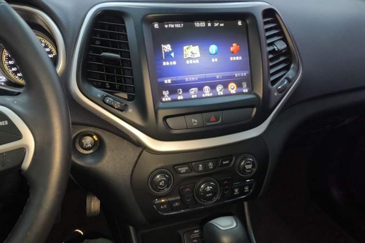 Used Jeep Cherokee 2016 2.4L Leading Smart Version Audio And AC Panel