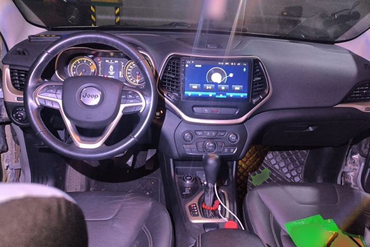 Used Jeep Cherokee 2016 2.4L Professional Edition Center Console