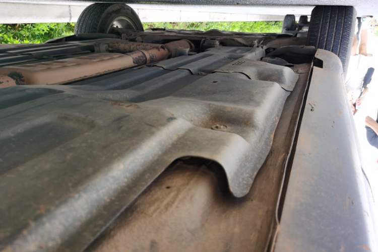 Used Jeep Cherokee 2016 2.4L Superior Edition Chassis Front Left