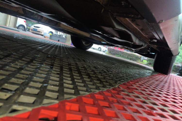 Used Jeep Cherokee 2016 2.0L Superior Edition Chassis Front Left
