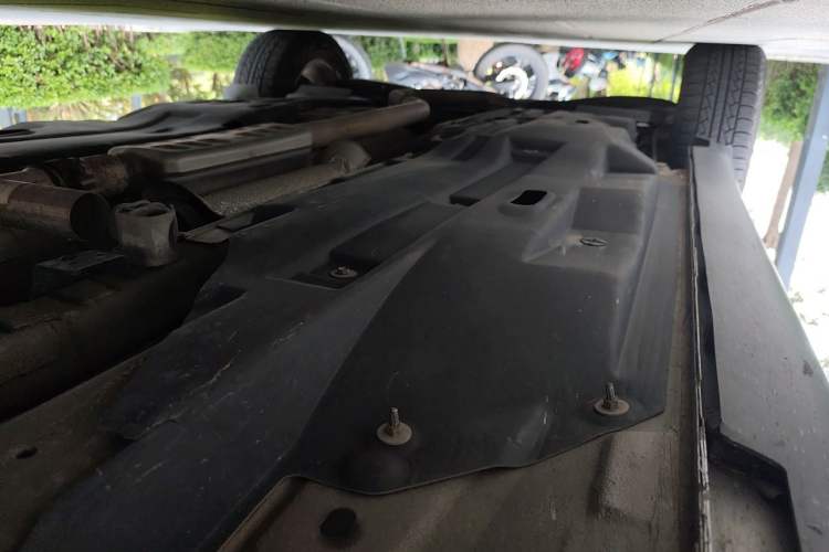 Used Jeep Cherokee 2016 2.4L Professional Smart Version Chassis Front Right