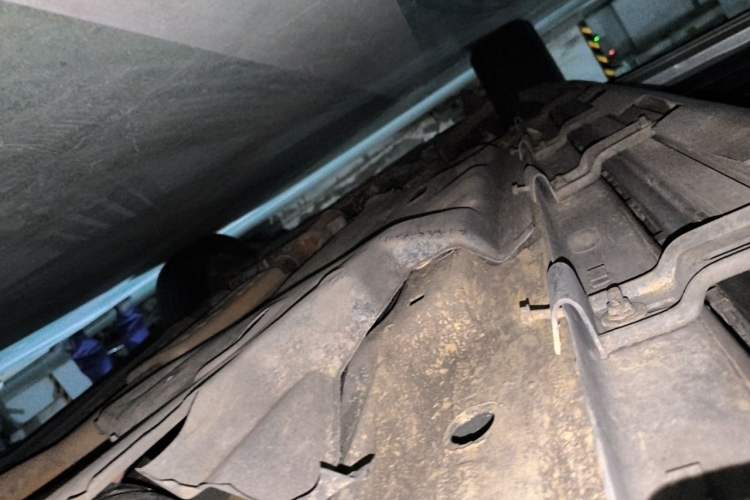 Used Jeep Cherokee 2016 2.4L Professional Edition Chassis Rear Left