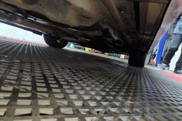 Used Jeep Cherokee 2016 2.0L Superior Edition Chassis Rear Right