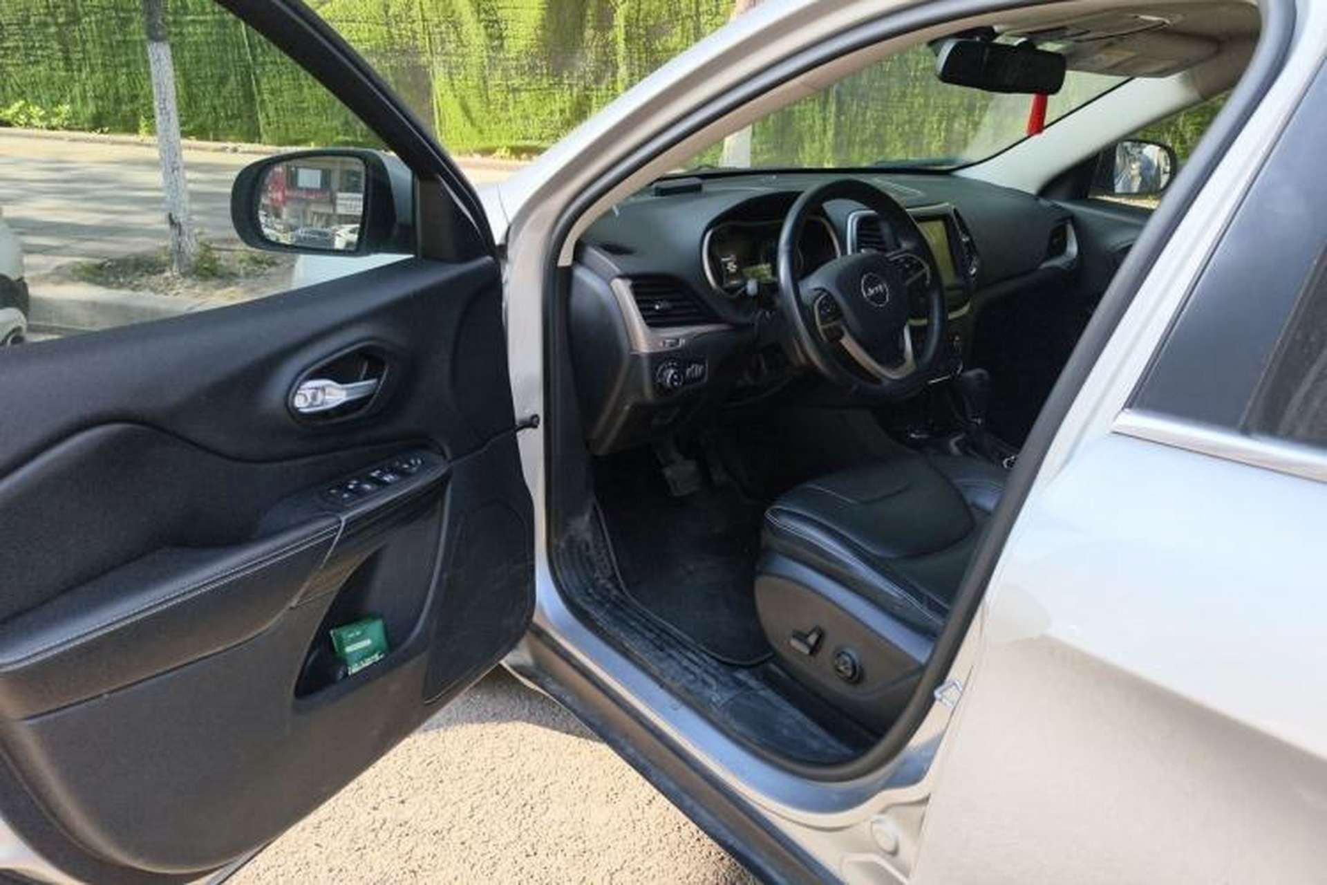 Used Jeep Cherokee 2016 2.4L Professional Smart Version Driver Seat