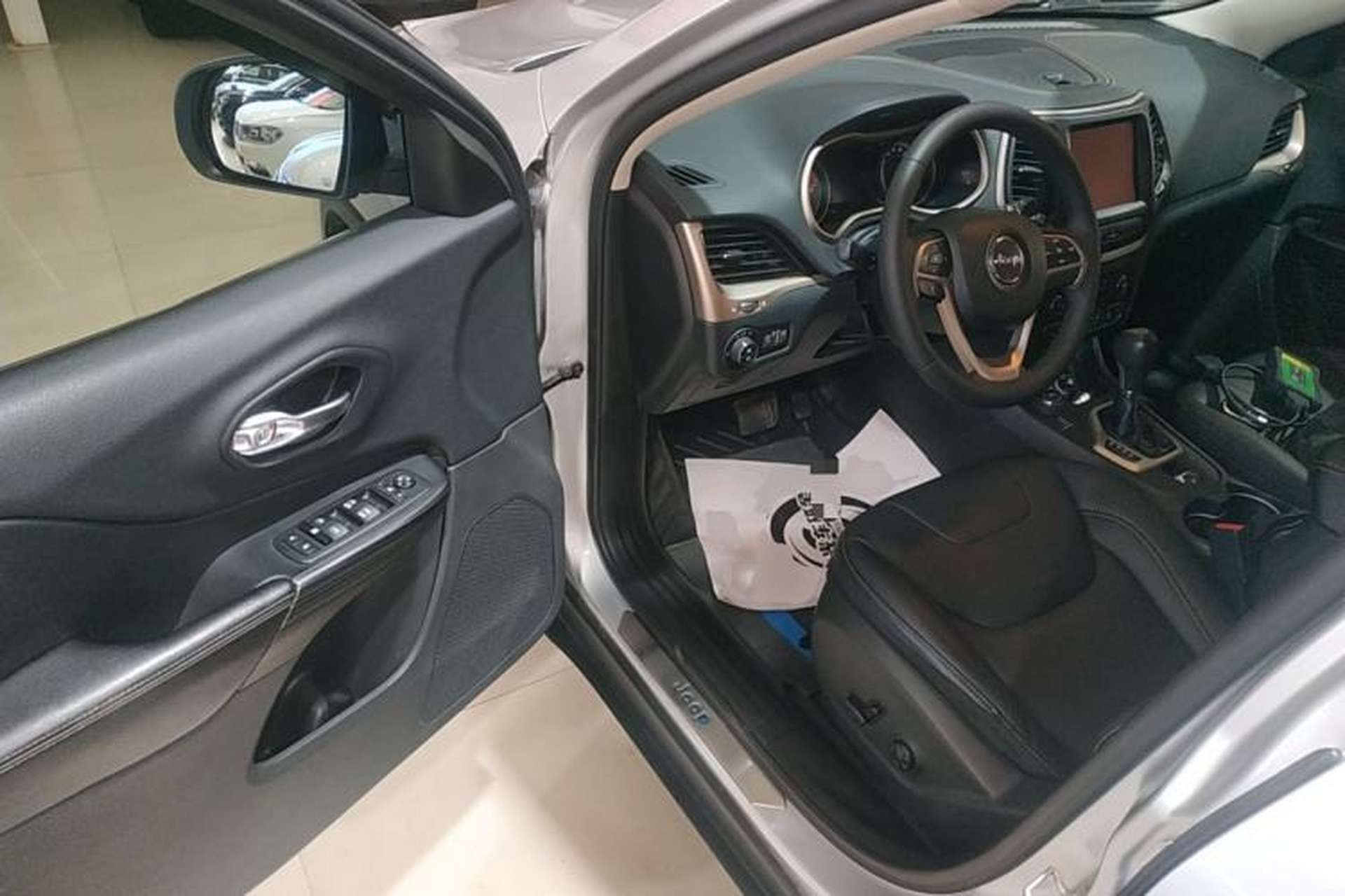 Used Jeep Cherokee 2016 2.4L Professional Smart Version Driver Seat