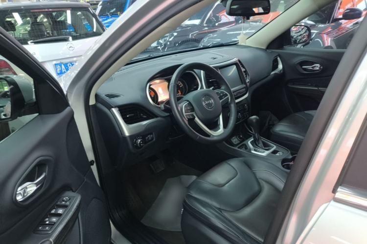 Used Jeep Cherokee 2016 2.4L Leading Smart Version Driver Seat