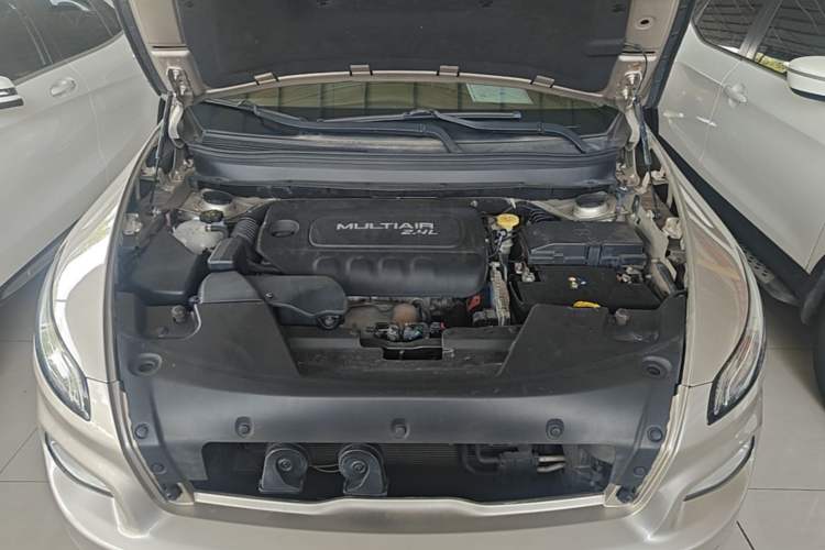 Used Jeep Cherokee 2016 2.4L Leading Edition Engine Bay