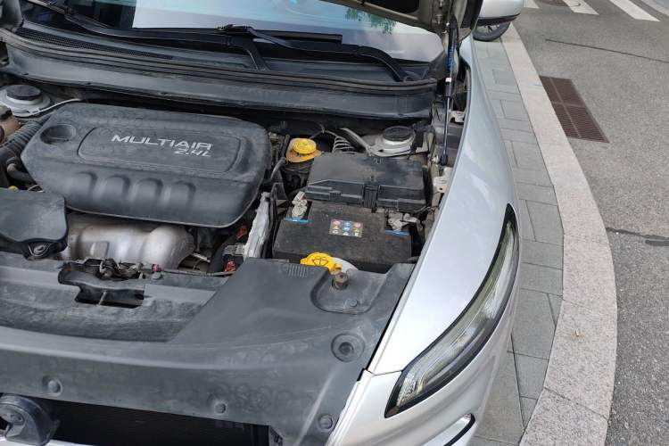 Used Jeep Cherokee 2016 2.4L Professional Smart Version Engine Bay Left