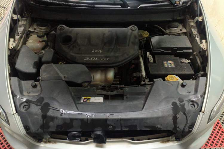 Used Jeep Cherokee 2016 2.0L Superior Edition Engine Bay