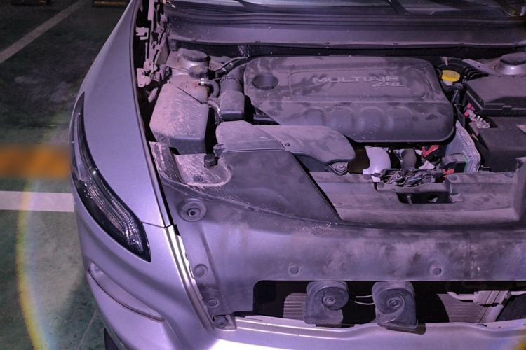 Used Jeep Cherokee 2016 2.4L Professional Edition Engine Bay Right