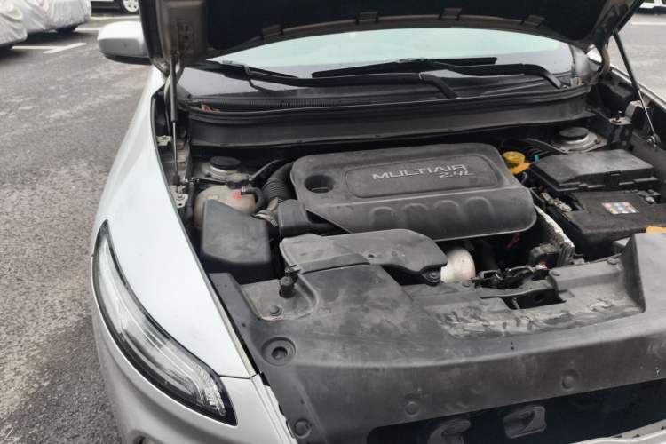 Used Jeep Cherokee 2016 2.4L Leading Edition Engine Bay Right