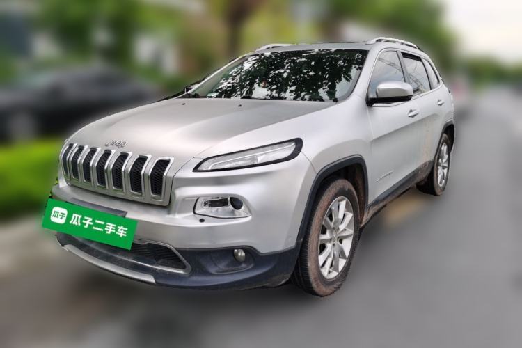 Used Jeep Cherokee 2016 2.4L Superior Edition Guazi used car, China used car export, Used car for sale, Used  cars, Cheapest cars for sale