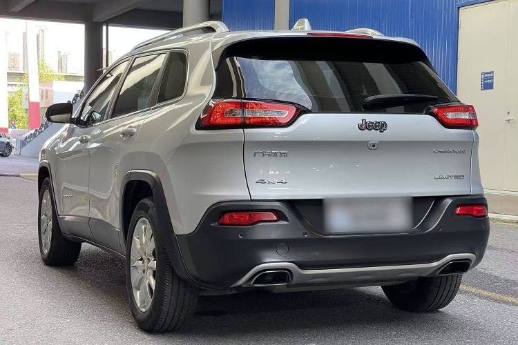 Used Jeep Cherokee 2016 2.4L Superior Edition Exterior 2