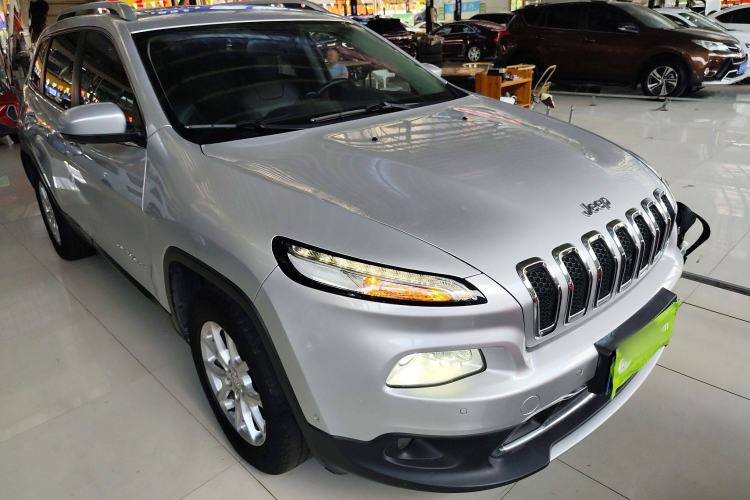 Used Jeep Cherokee 2016 2.4L Professional Smart Version Exterior 2