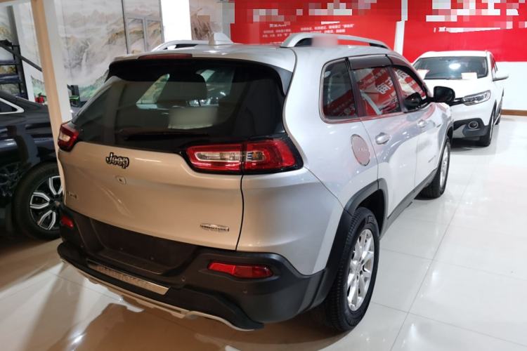 Used Jeep Cherokee 2016 2.4L Professional Smart Version Exterior 3