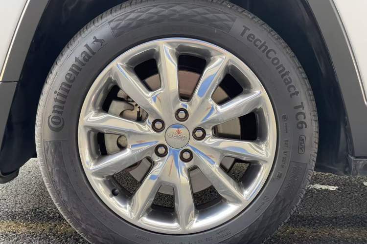 Used Jeep Cherokee 2016 2.4L Superior Edition Exterior 4