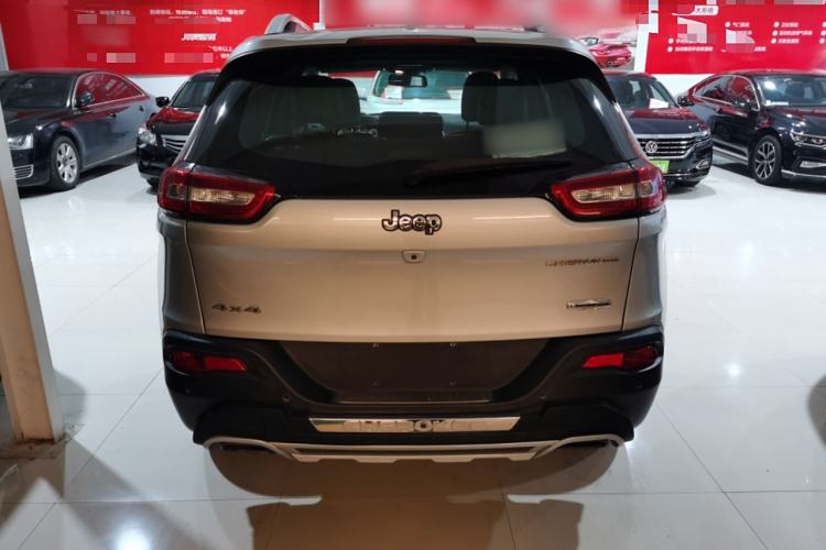 Used Jeep Cherokee 2016 2.4L Professional Smart Version Exterior 4