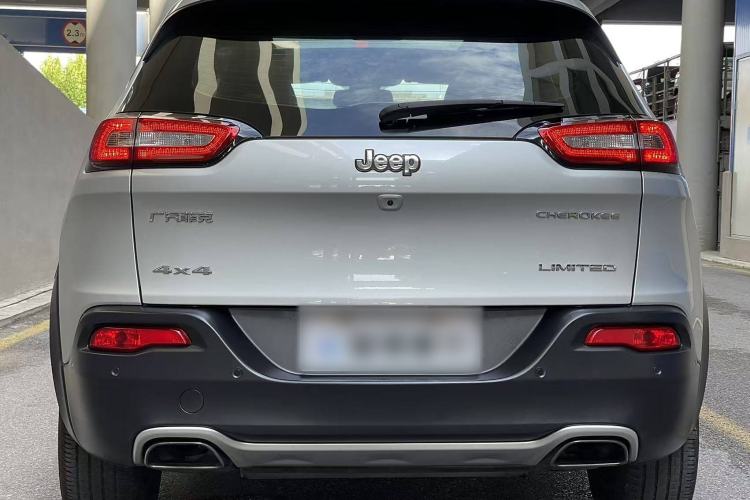 Used Jeep Cherokee 2016 2.4L Superior Edition Exterior 6