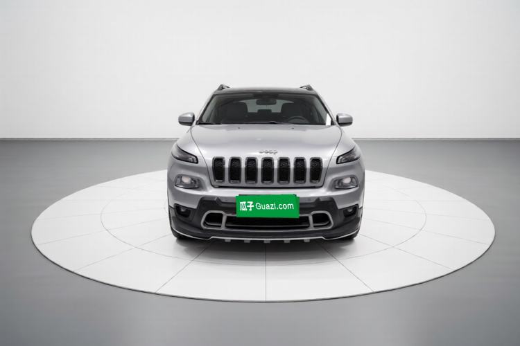 Used Jeep Cherokee 2016 2.4L Professional Edition Front
