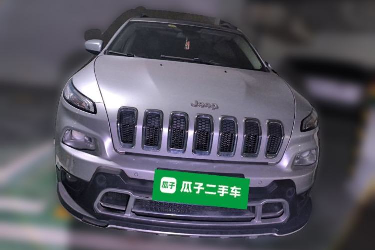 Used Jeep Cherokee 2016 2.4L Professional Edition Front