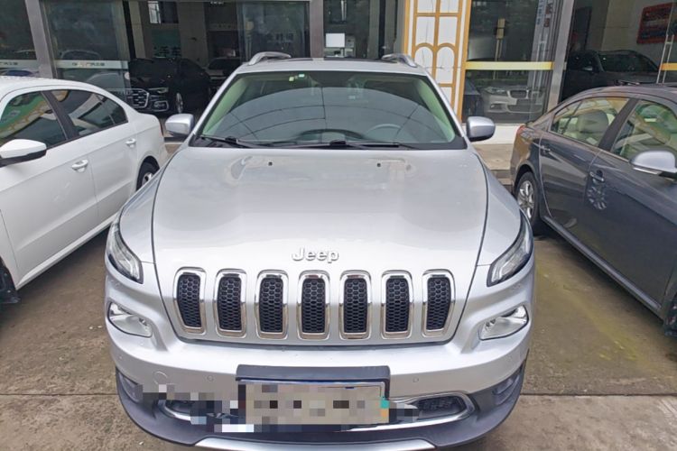 Used Jeep Cherokee 2016 2.4L Professional Edition Front