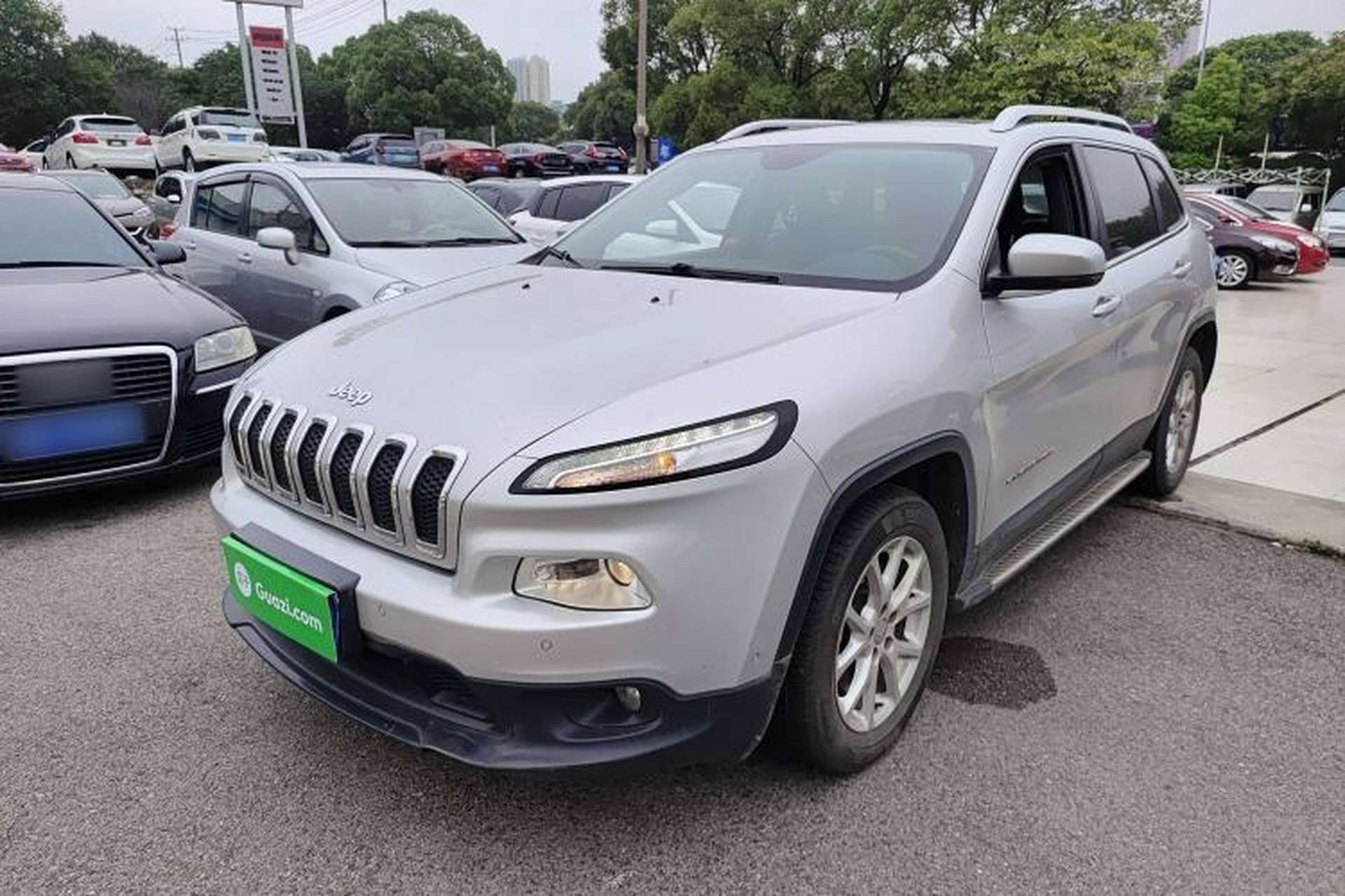 Used Jeep Cherokee 2016 2.4L Leading Edition Front Left 45 Deg