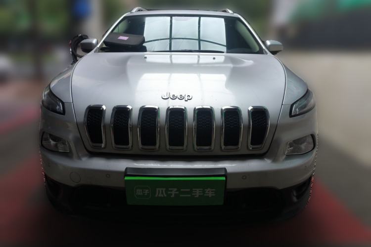Used Jeep Cherokee 2016 2.0L Superior Edition Front