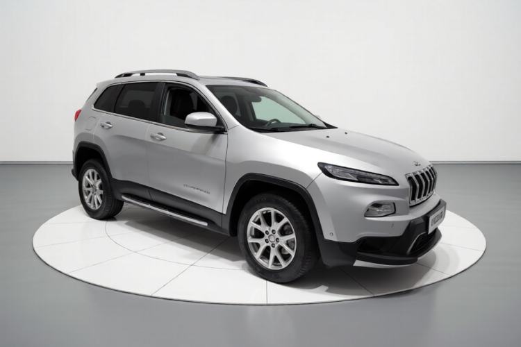 Used Jeep Cherokee 2016 2.4L Professional Edition Front Right 45 Deg