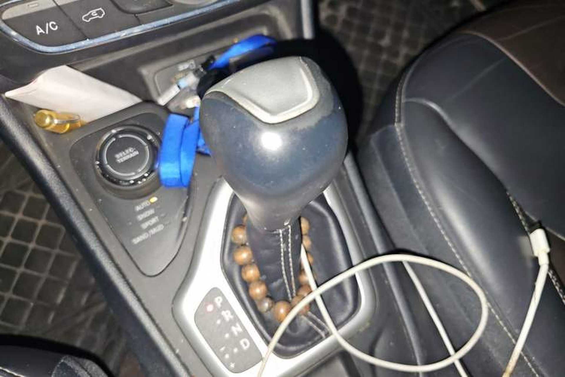Used Jeep Cherokee 2016 2.4L Professional Smart Version Gear Lever