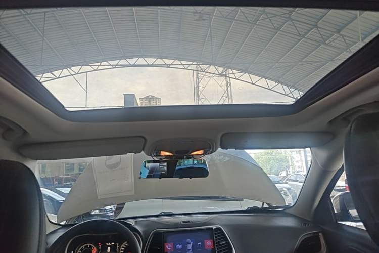 Used Jeep Cherokee 2016 2.4L Leading Edition Headliner