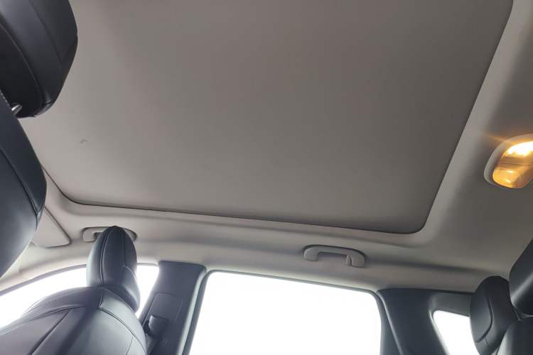 Used Jeep Cherokee 2016 2.4L Leading Edition Headliner
