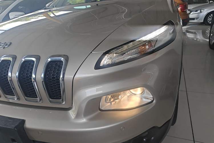 Used Jeep Cherokee 2016 2.4L Leading Edition Left Front Headlight