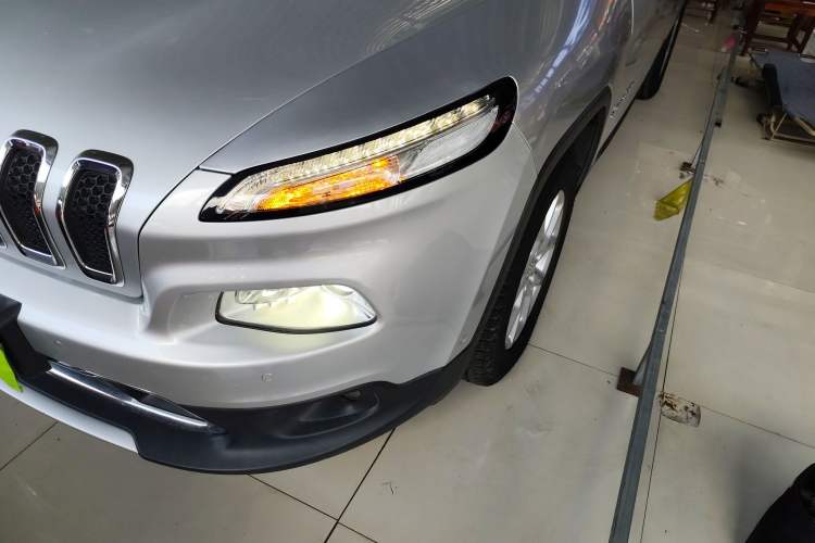 Used Jeep Cherokee 2016 2.4L Professional Smart Version Left Front Headlight