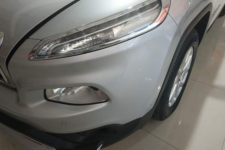 Used Jeep Cherokee 2016 2.4L Professional Smart Version Left Front Headlight