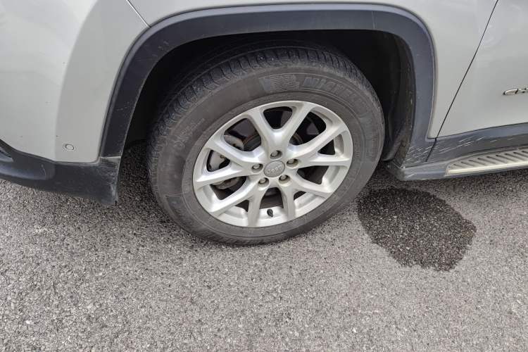 Used Jeep Cherokee 2016 2.4L Leading Edition Left Front Wheel Hub