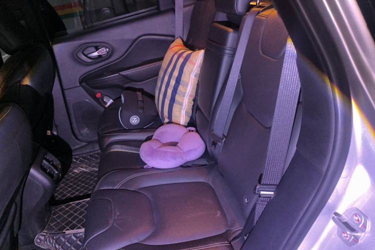Used Jeep Cherokee 2016 2.4L Professional Edition Left Rear Seat